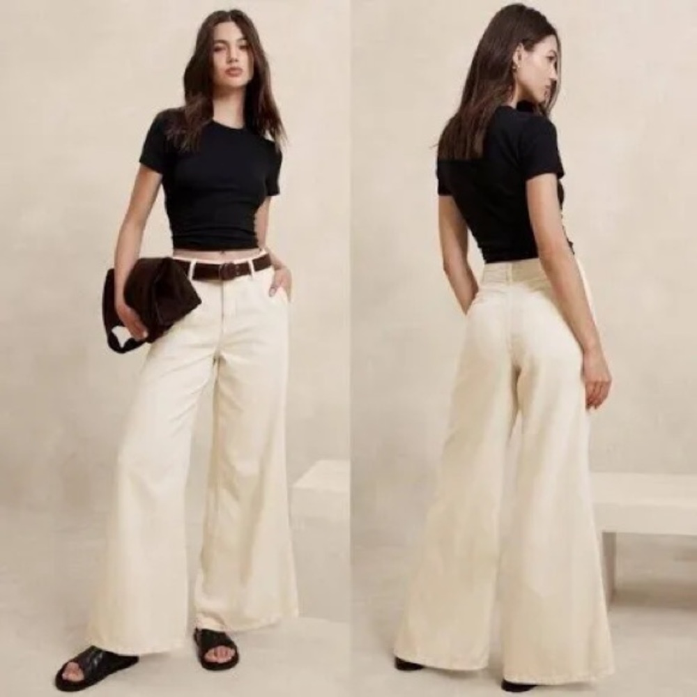 Banana Republic Wide Leg Flare Jeans in Cream